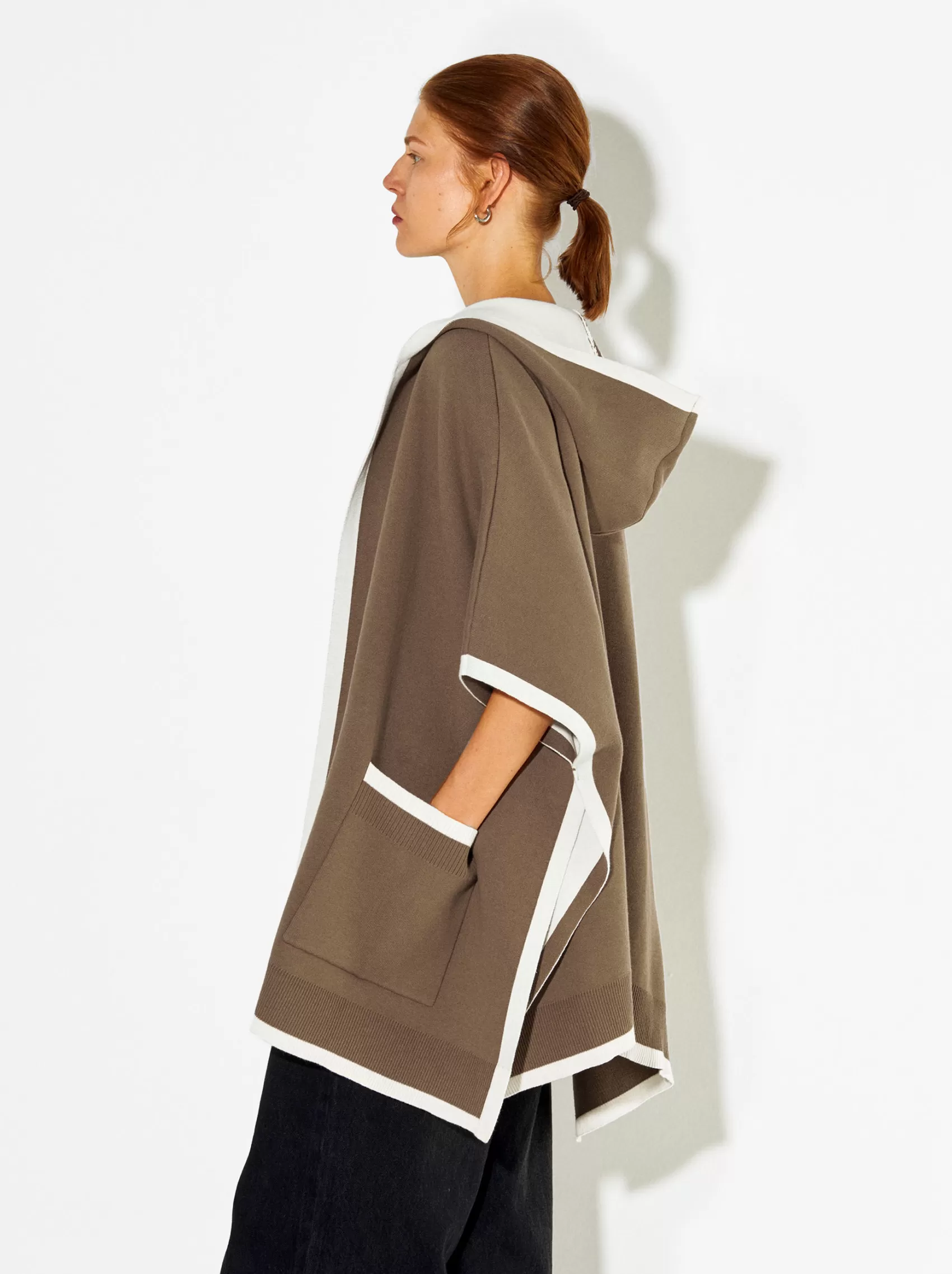 Dzianinowe Poncho Z Kapturem | PARFOIS Store